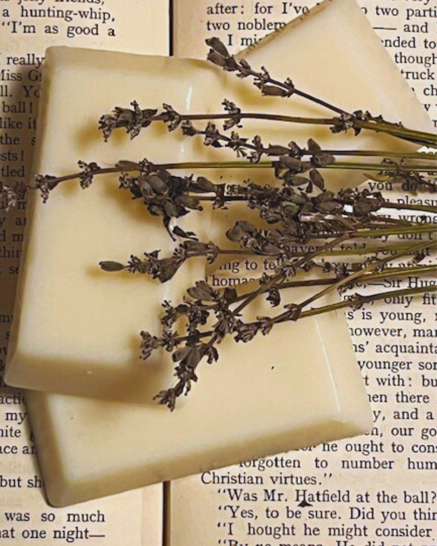 Pasithea wax melts by Nevanthi Organics — luxury soy wax melts with lavender rosewood and bergamot