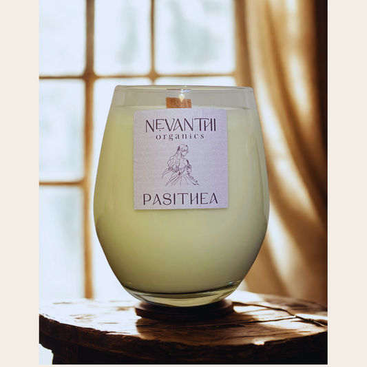 Pasithea Soy wax candle, wooden wick, lavender & bergamot - Nevanthi Organics